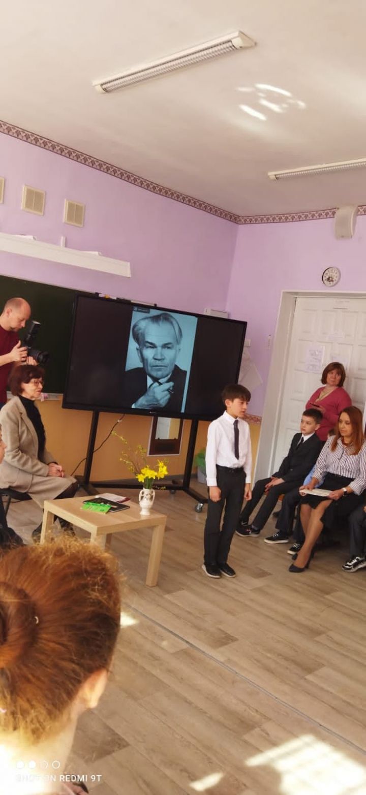 В школе №5 изучают «Мирас» лениногорских поэтов и писателей