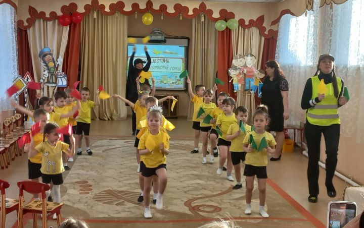 В детском саду Лениногорска провели «Путешествие в «Дорожнобезопасный город»