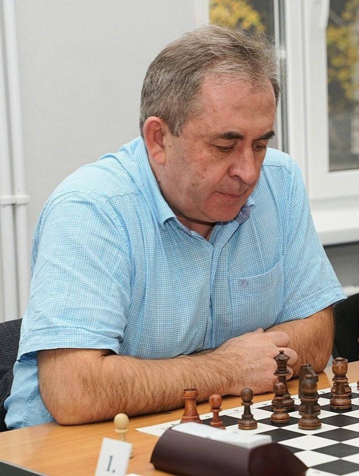 Шахматист из Лениногорска Владимир Шуваткин вышел в финал республиканского чемпионата по шахматам