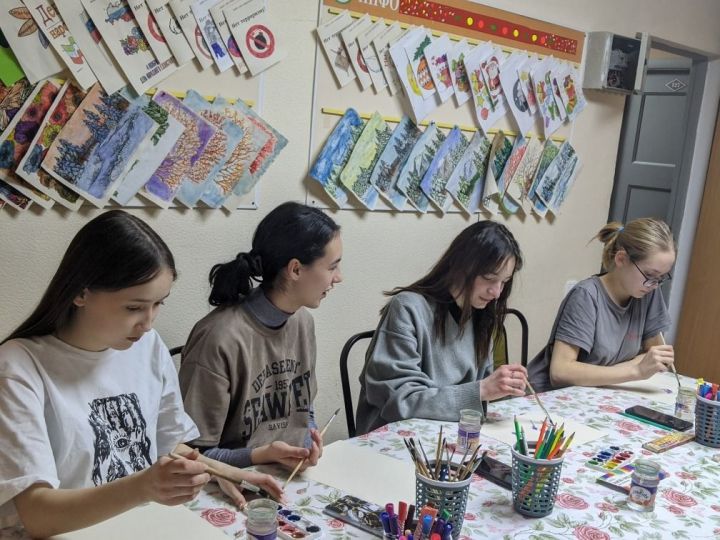 Студенты Лениногорского нефтяного техникума рисовали кляксами