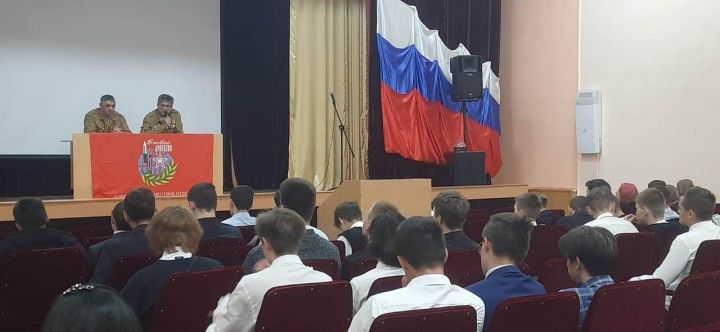 В Лениногорске представители Боевого Братства встретились со студентами