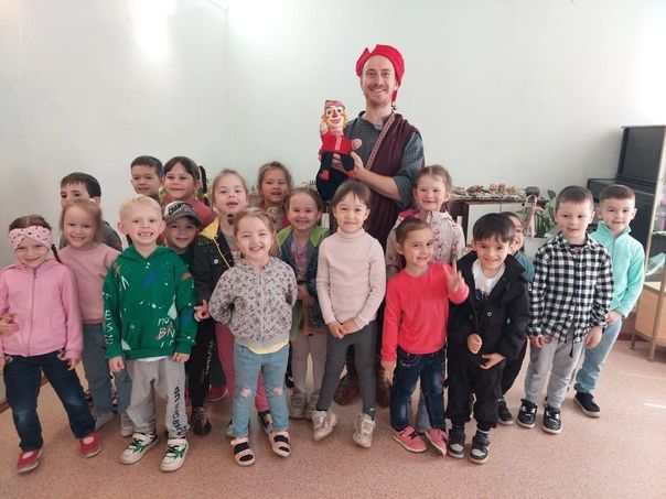 В Лениногорске 300 детей увидели кукольную комедию