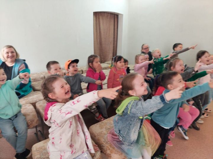 В Лениногорске 300 детей увидели кукольную комедию