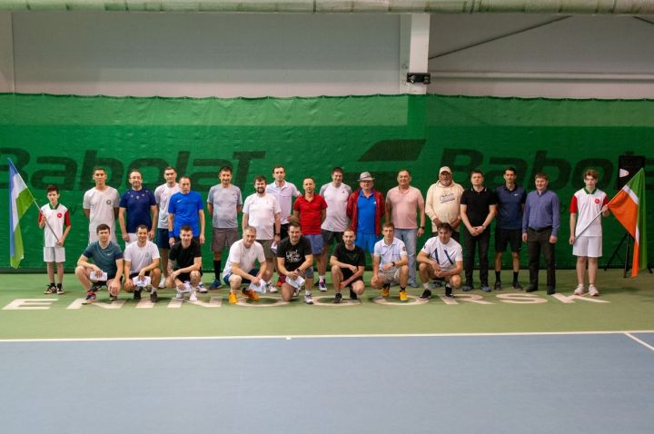 В Лениногорске стартовал юбилейный турнир по теннису для любителей среди команд Республик Татарстан и Башкортостан.
