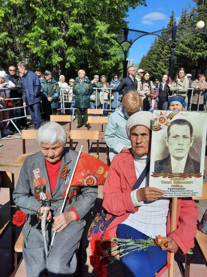 Праздничные мероприятия в Лениногорске открылись митингом у Вечного огня
