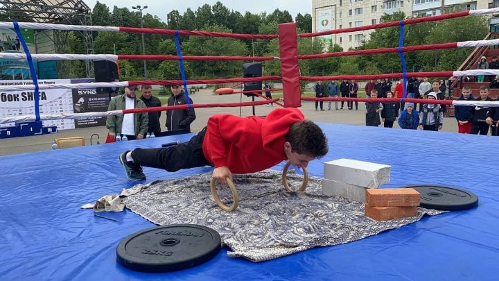 Каратист из Лениногорска показал свои способности на турнире по боксу