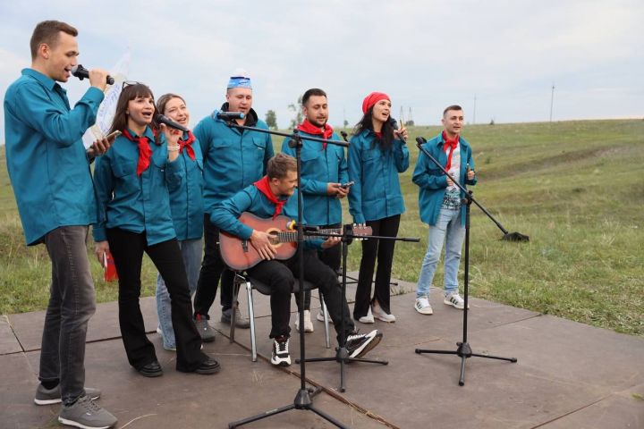 15 июня состоялся  II фестиваль бардовской песни «Вишневая гора»