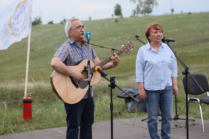 В Лениногорске прошел фестиваль-конкурс бардовской песни «Вишнёвая гора»