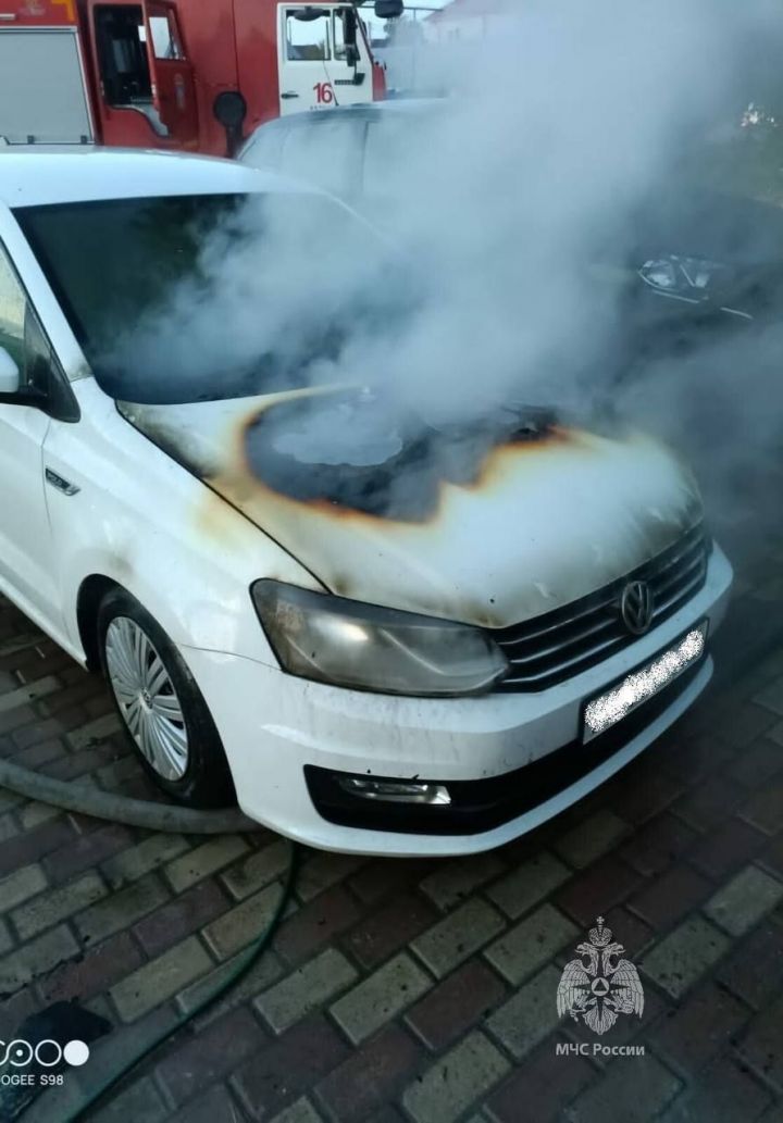 В Татарстане хулиганы подожгли три автомашины