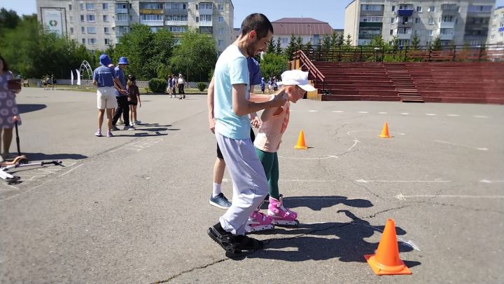 В Лениногорске семейные команды  участвовали в Веселых стартах и получили крутые подарки