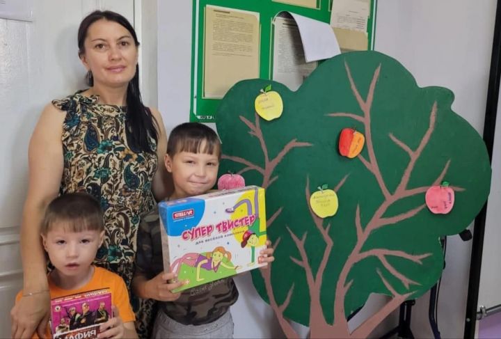 В Лениногорске  проходит акция «Дерево желаний»