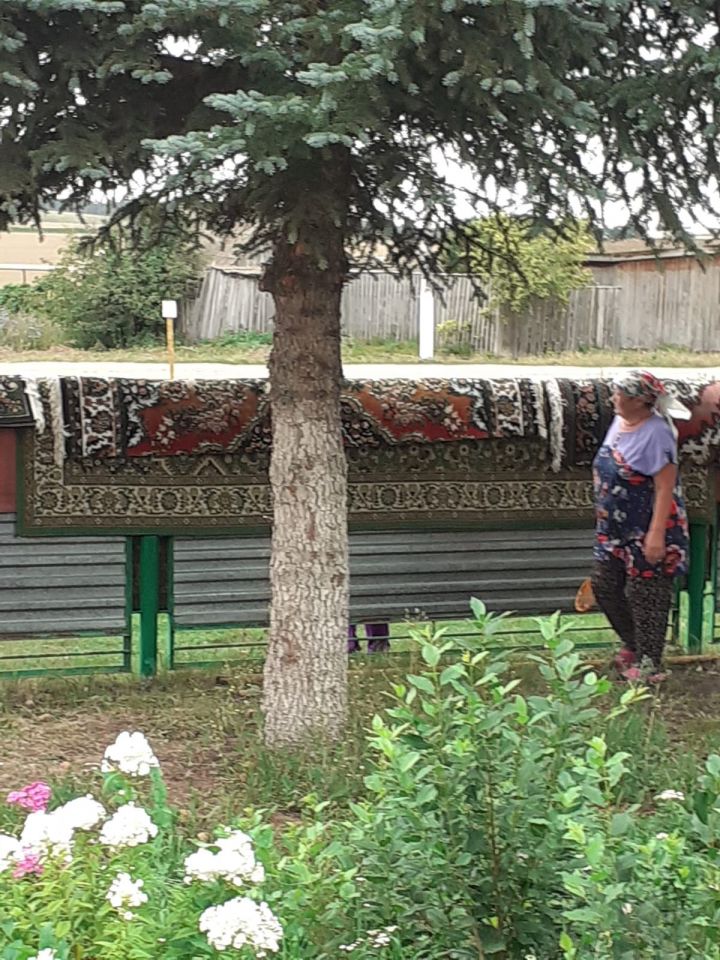 В мечети села Урдала Лениногорского района жительницы села провели генеральную уборку