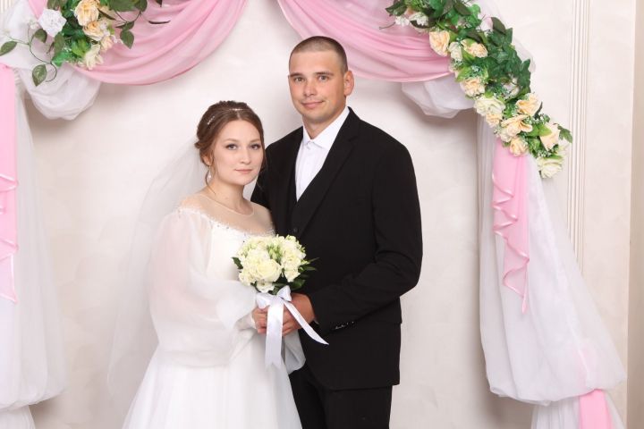 В Лениногорске 23 августа 6 пар стали молодоженами