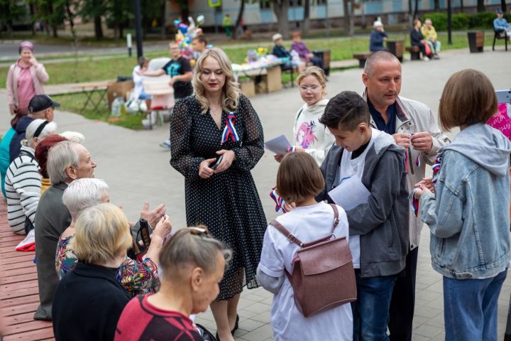 В Лениногорске на разных площадках прошли мероприятия в честь Государственного флага России