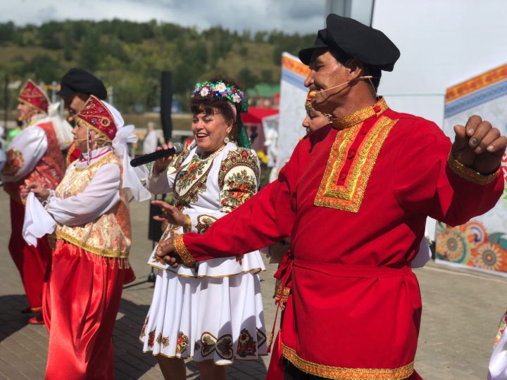 В Лениногорске проходит праздник орехового, яблочного и медового спаса