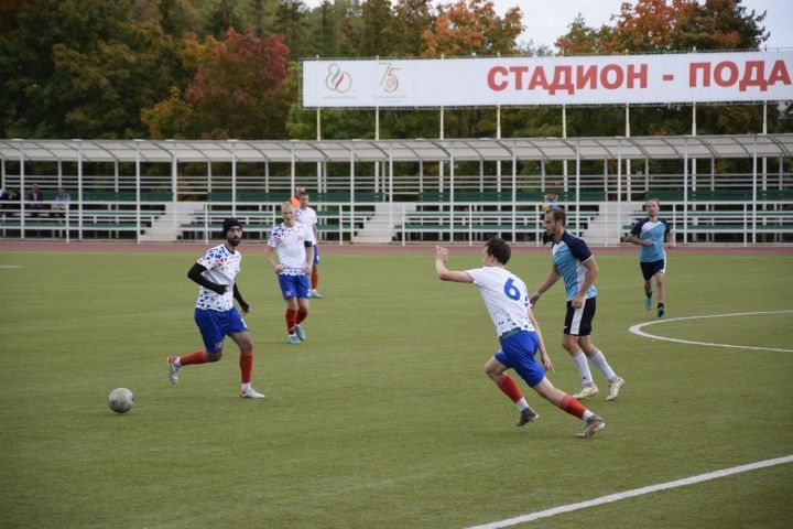 В Лениногорске прошел футбольный матч между сборной Лениногорска и командой ZOV города Москвы