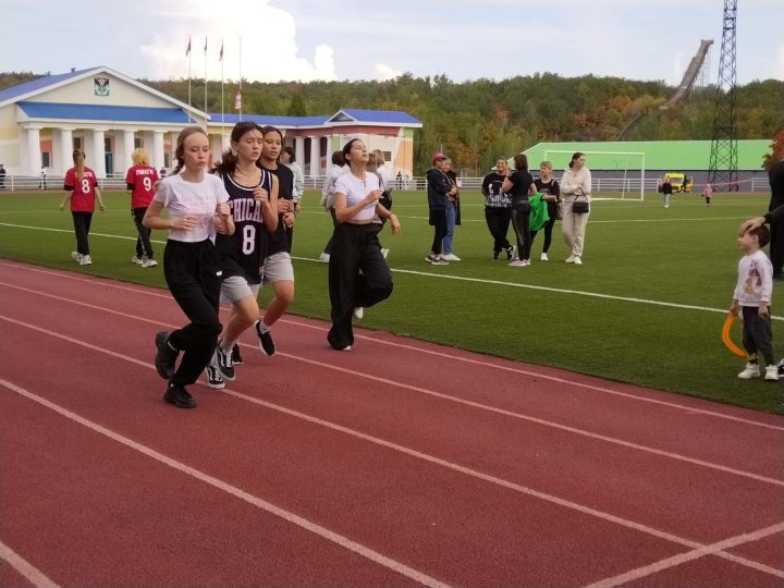 В Лениногорске в Кроссе нации принимают участие бегуны от 2 до 83 лет