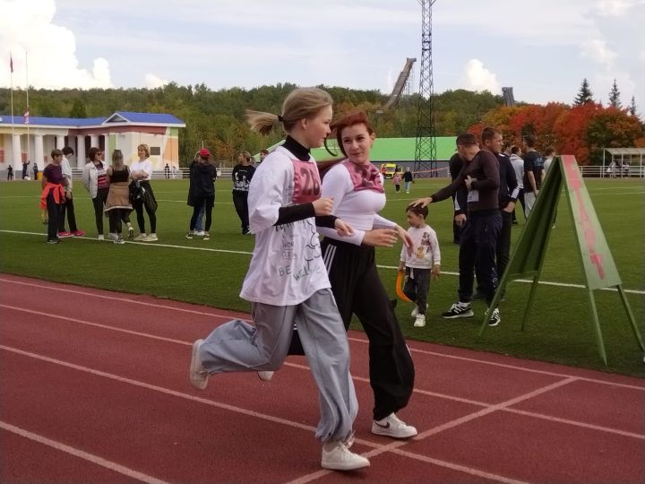 В Лениногорске в Кроссе нации принимают участие бегуны от 2 до 83 лет