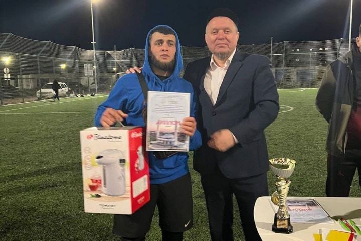 Футбольная команда мечети Лениногорска заняла 1 место в турнире «Ночная лига»