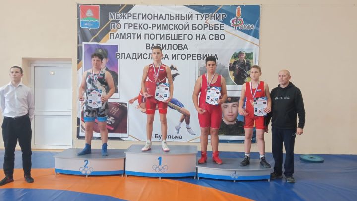 Борец из Лениногорска Камиль Валиахметов стал победителем в межрегиональном турнире