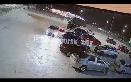 В Лениногорске водитель иномарки протаранил два автомобиля