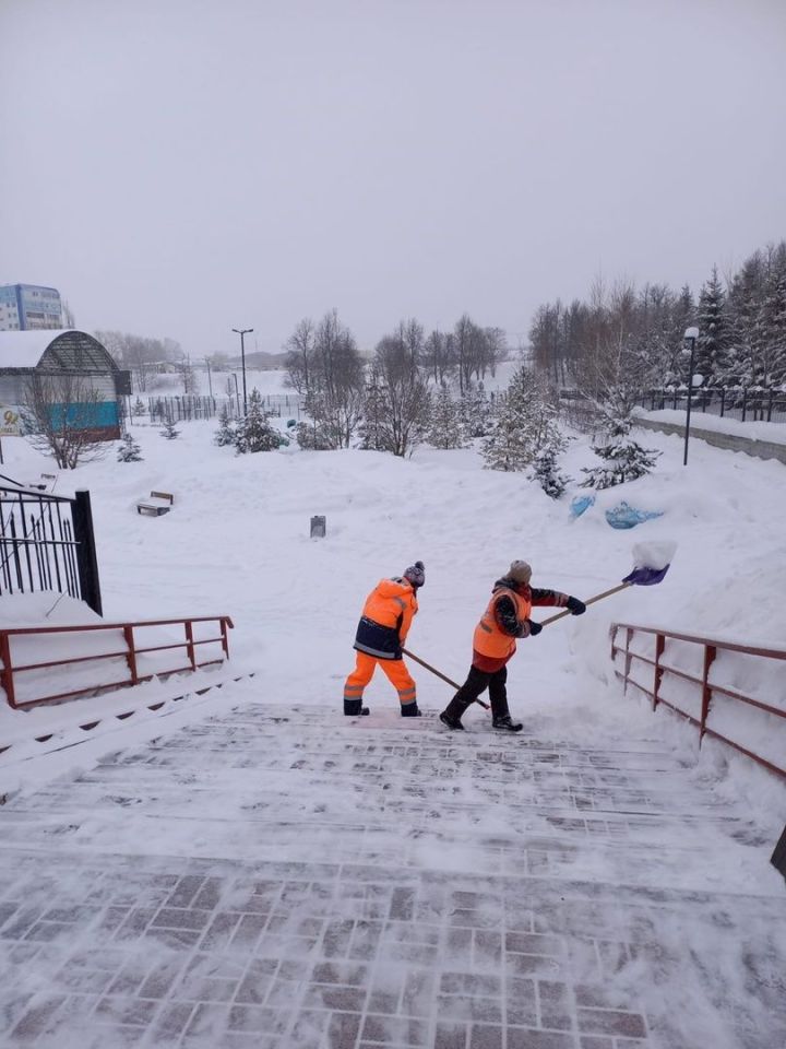 Каким образом проходит уборка снега в Лениногорске?