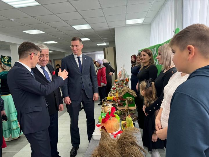 В своём телеграм-канале руководитель исполкома Лениногорского района Марат Гирфанов рассказал о капитальном ремонте сельского Дома культуры