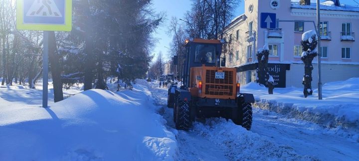 Каким образом проходит чистка снега в Лениногорске?