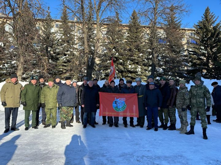 В Лениногорске состоялось торжественное возложение цветов к мемориалу «Вечный огонь»