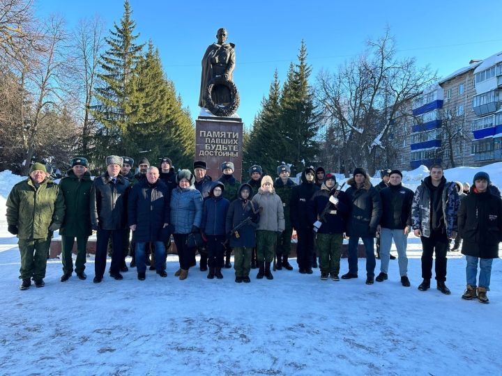 В Лениногорске состоялось торжественное возложение цветов к мемориалу «Вечный огонь»