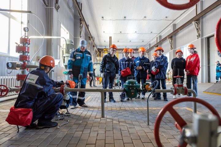 В Центре подготовки кадров «Татнефти» началось практическое освоение девятиклассниками рабочих профессий