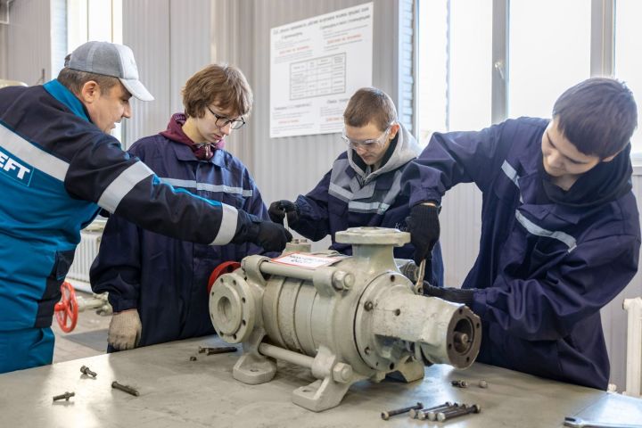 В Центре подготовки кадров «Татнефти» началось практическое освоение девятиклассниками рабочих профессий