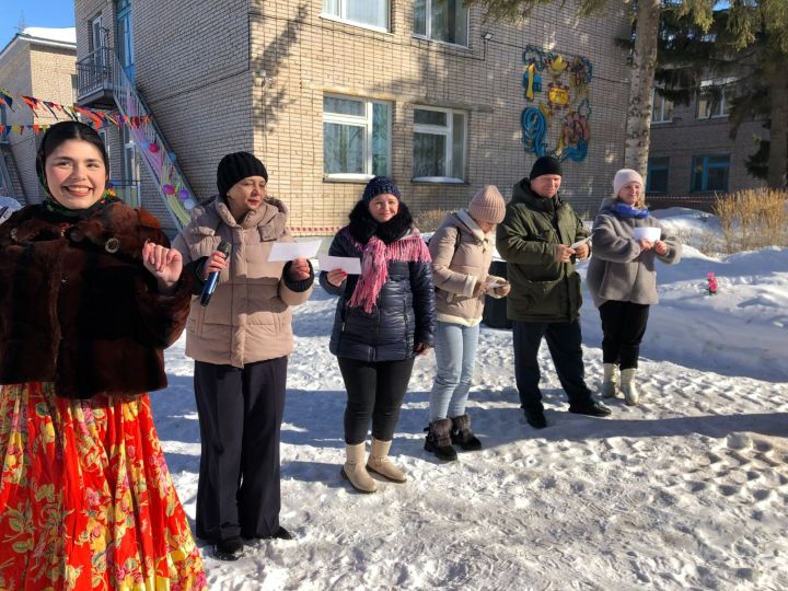 Воспитанники детского сада № 9 и жители микрорайонов ТОС № 1 и 3   первыми в Лениногорске открыли Масленичные гуляния в 2024 году