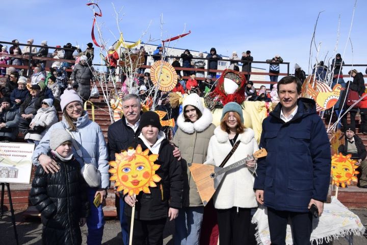 В Лениногорске в парке «Юбилейный» прошло празднование Масленицы