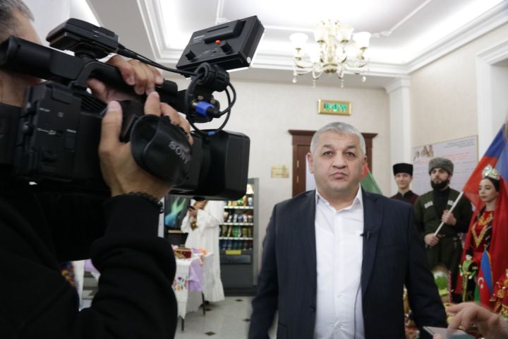 На весенний праздник Навруз в Лениногорск приехала звезда азербайджанской сцены - певец Асиф Бакинский