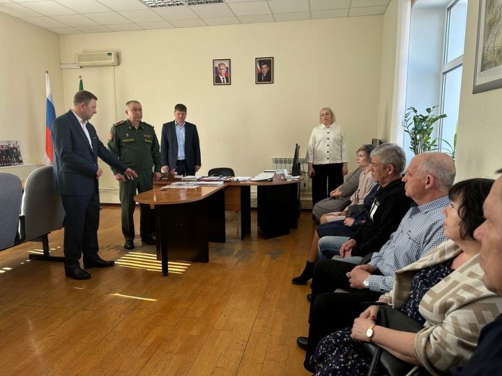 В Лениногорске вручили ордена и удостоверения ветерана боевых действий