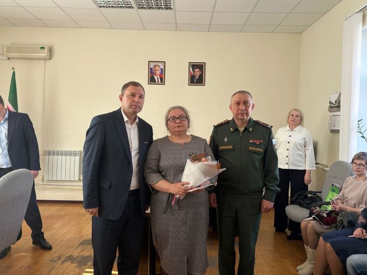 В Лениногорске вручили ордена и удостоверения ветерана боевых действий