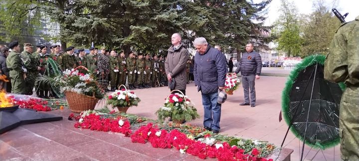 В Лениногорске у монумента «Вечный огонь» состоялся митинг в честь 79-ой годовщины Великой Победы