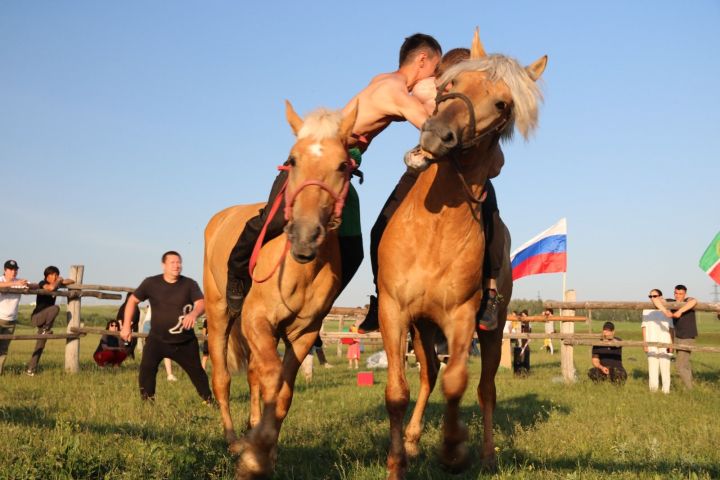 В конном дворике Лениногорска «Алмакай» состоялись конноспортивные соревнования