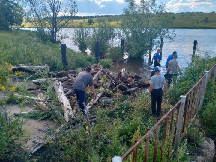 В Лениногорском районе провели санитарную очистку реки Степной Зай