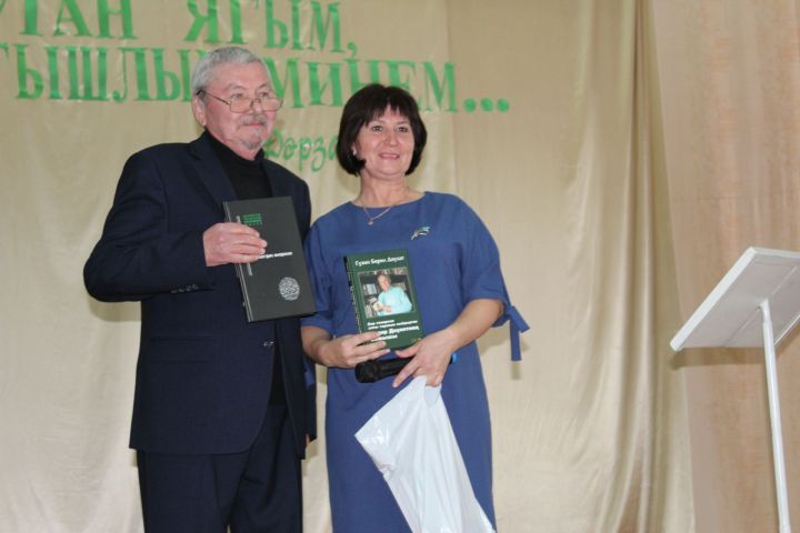 Лениногорцы провели литературно-музыкальный вечер в честь писателя-земляка Заудата Дарземана