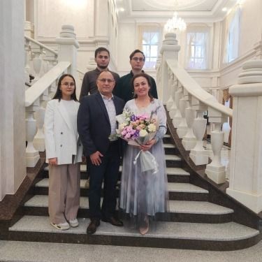 В Лениногорском ЗАГСе с 25-летием совместной жизни поздравили семейную пару