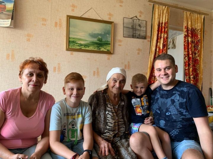 Энже Мусина - одна из ярких жемчужин лениногорской сцены