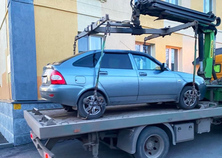У жителя Лениногорска конфисковали автомобиль за неуплату алиментов