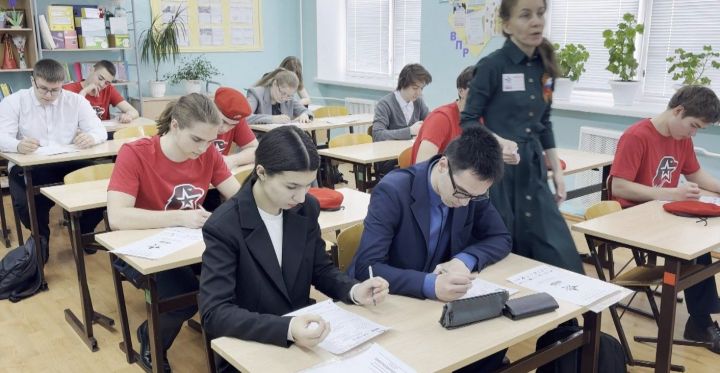 Жители Лениногорска написали «Диктант Победы»