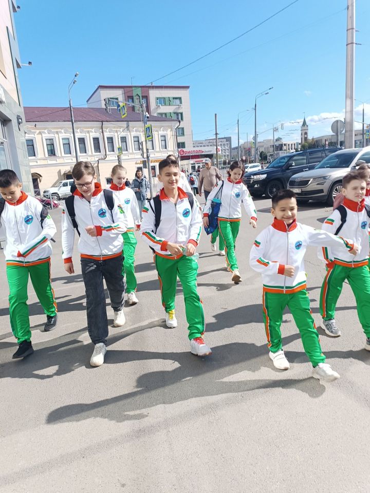 Лениногорские акробаты показали высокий уровень на всероссийских соревнованиях в Казани