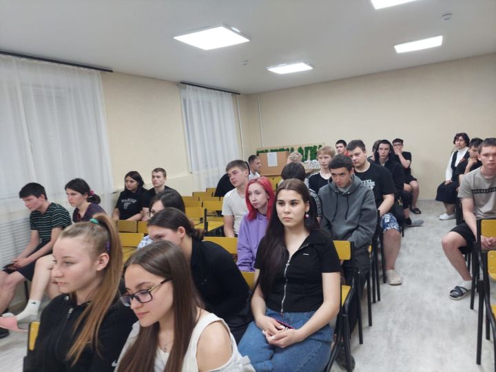 В студенческом общежитии Лениногорска говорили о Великой Победе