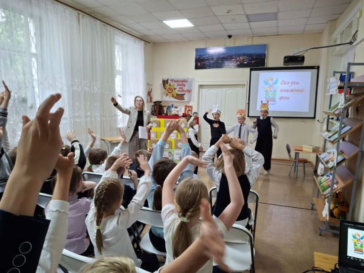Сотрудники детской библиотеки Лениногорска открыли второклассникам одной из школ свои тайны