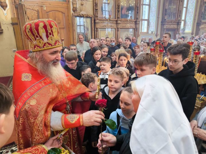 Православная церковь Лениногорска поздравила женщин с праздником - Днём жён-мироносиц