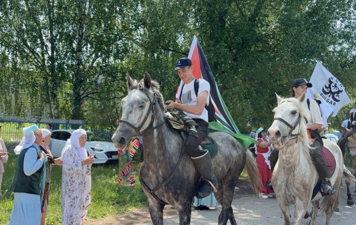 В Лениногорском районе прошел первый конный пробег